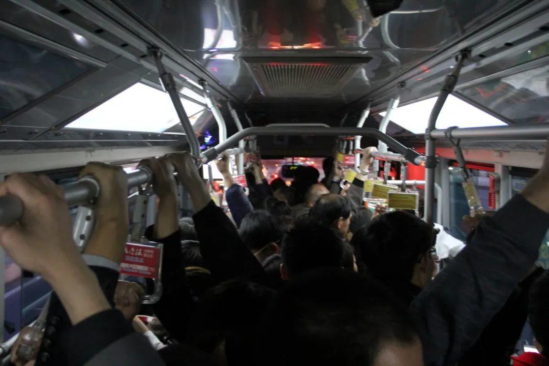 全国多地推行实施2.5天制周末，广东的情况是...