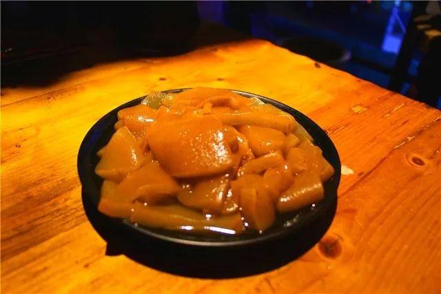 最火爆宵夜！49.9元张三疯烧烤3-4人餐招牌烤鱼（魔芋+豆腐条+豆芽）+烤鸡翅尖6串+烤深海鱼丸4串......