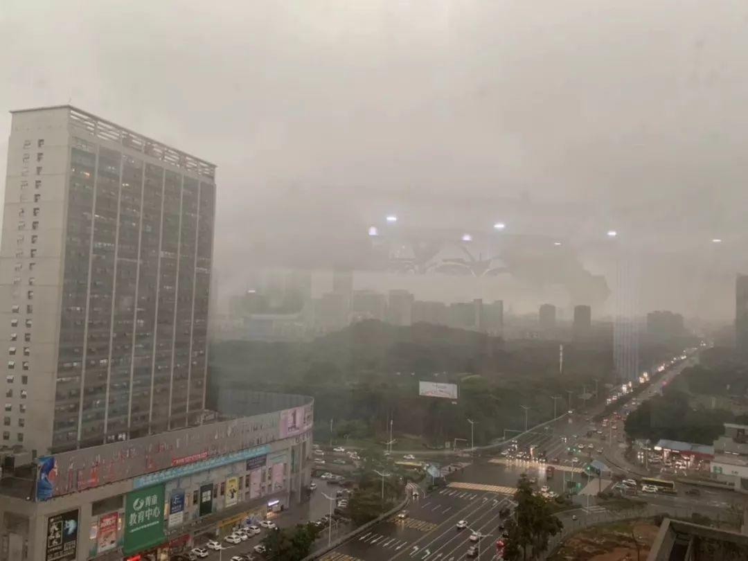 水浸街又来了！雷雨大风+暴雨预警生效！地质灾害预警三级！