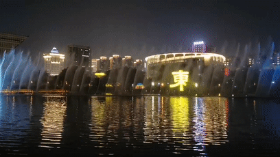 速看！东莞市中心广场南广场音乐光影喷泉明晚开放！