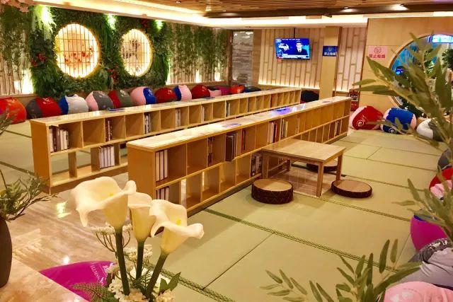 吃喝玩乐12个钟才99元！12小时净桑+2个自助餐+恒温游泳池+干蒸+汗蒸+榻榻米休息区+电影院！