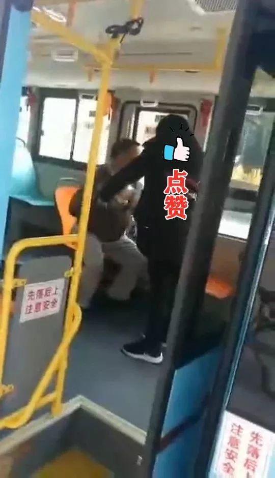 动真格！东莞一男子乘坐公交车拒戴口罩被拘留