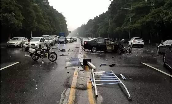 东莞八一路严重车祸！车主注意，很多人已中招