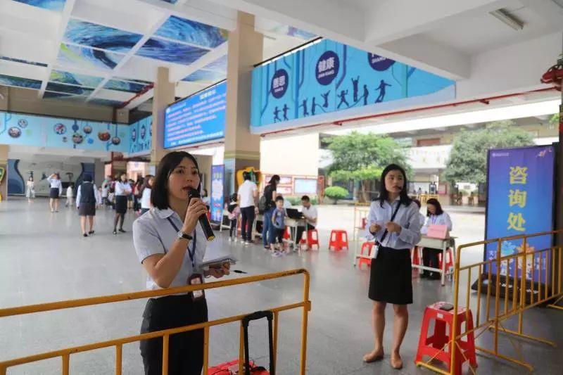 今晨东莞多所学校门口被堵！朋友圈刷爆了！真相是……