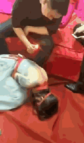 愤怒！广东伴娘被压床猥亵，男子还脱下裤子…
