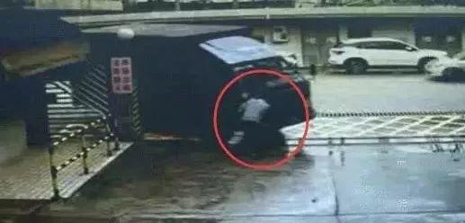 东莞一司机被自己的货车撞死,保险拒赔!法院这样判……
