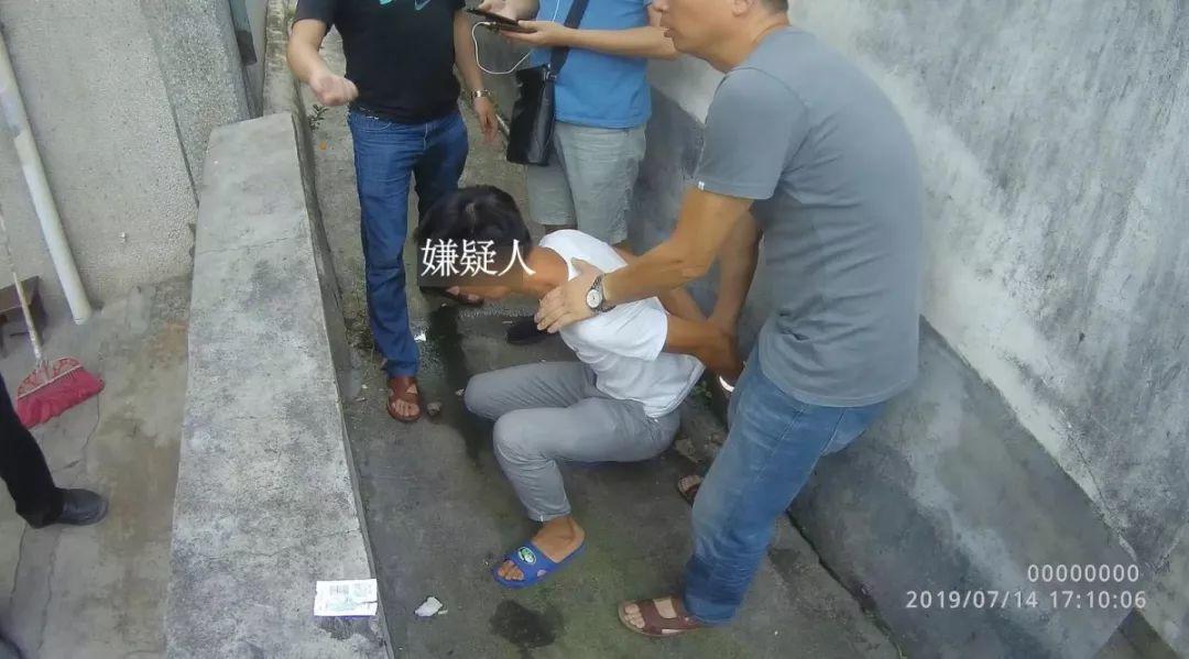 专挑女性下手！东莞连发两起抢劫案！速转身边的女性朋友