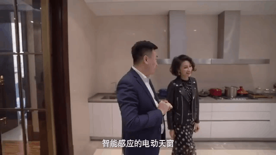 .2亿豪宅！一盏灯保洁费10万蚊，东莞人：还缺清洁工吗？"
