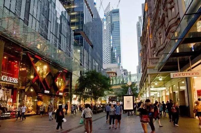 还敢去香港买鞋？被查出一条街都是假货！你中招了吗？