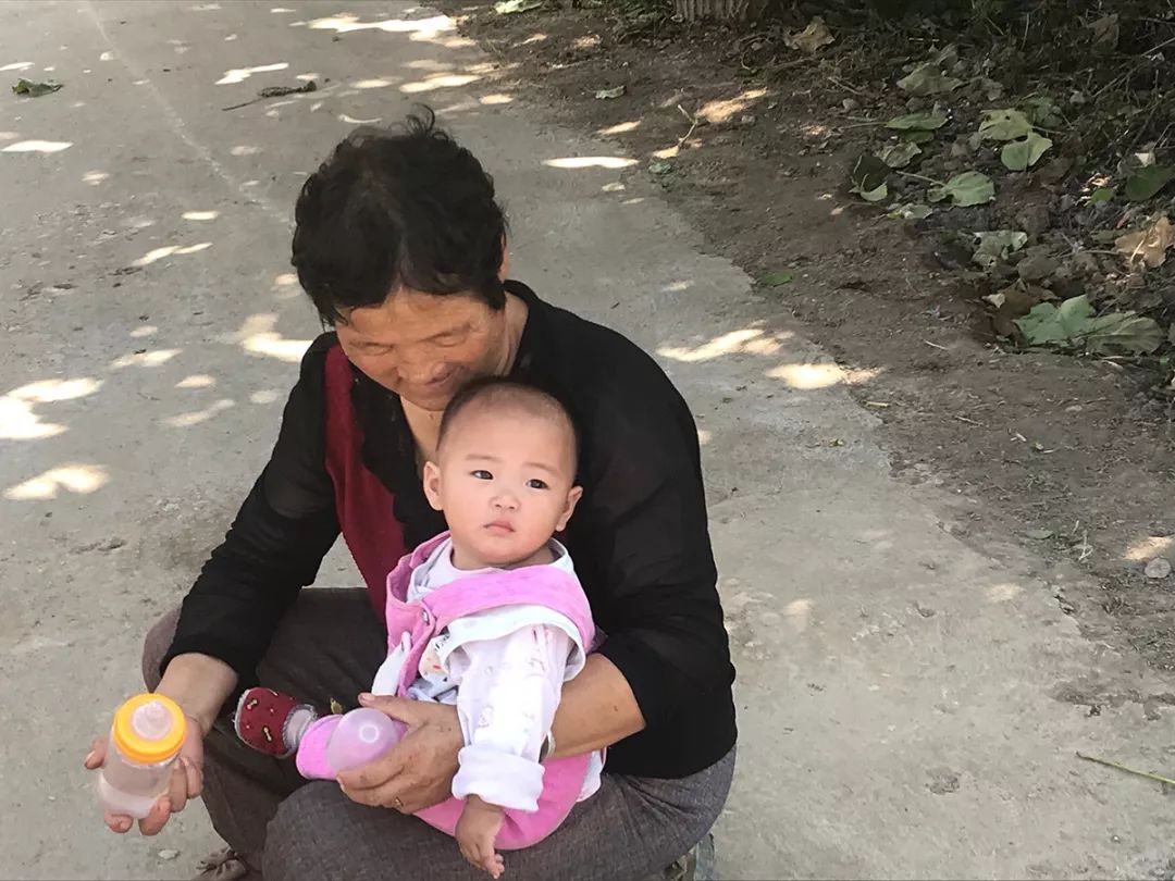 陕西乾县老人种植高山酥梨，清甜爽口、润肺去噪，咬一口就爆汁
