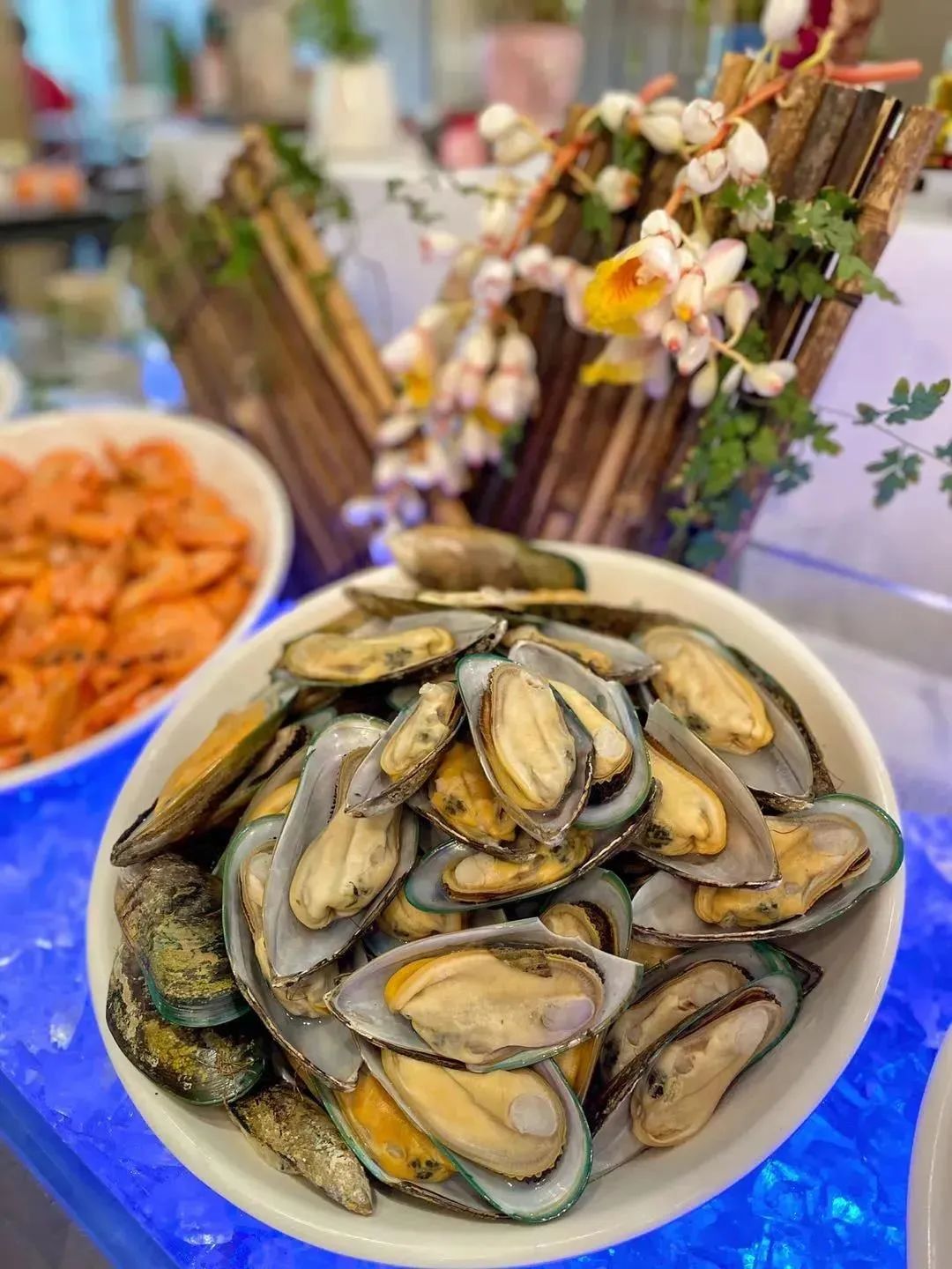 【东莞·5星汇景自助餐】爆款来袭~99.9元东莞汇景酒店雅琴西餐厅自助晚餐~日料、刺身、海鲜、中菜···100+菜款海量任吃！