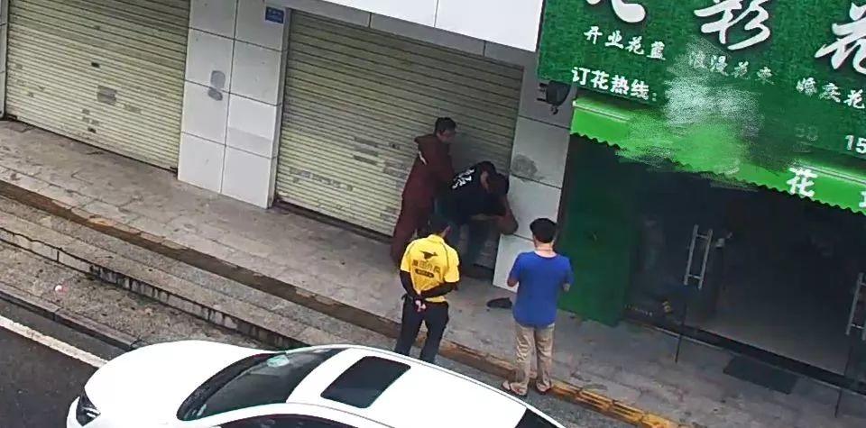 专挑女性下手！东莞连发两起抢劫案！速转身边的女性朋友