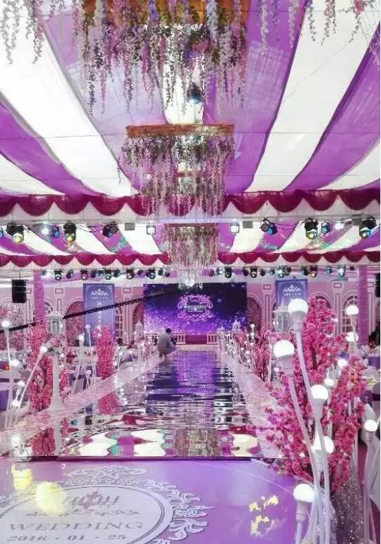 广东真正的土豪婚礼！豪车游艇328围酒席！唔收利是，每人还发500蚊！