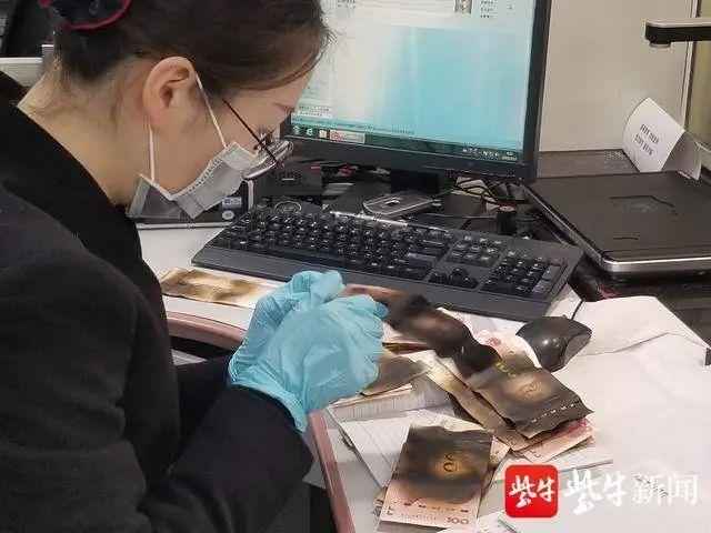 怀疑钞票有毒！老人把3000多元放入微波炉消毒，结果......