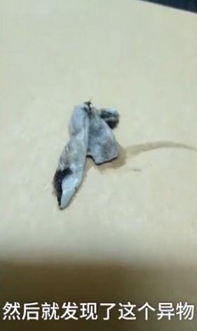 东莞一男子称在超市买的AD钙奶喝出异物！已获赔！