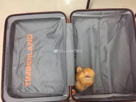 “国庆返程的行李箱”又上热搜，最后一个亮了！