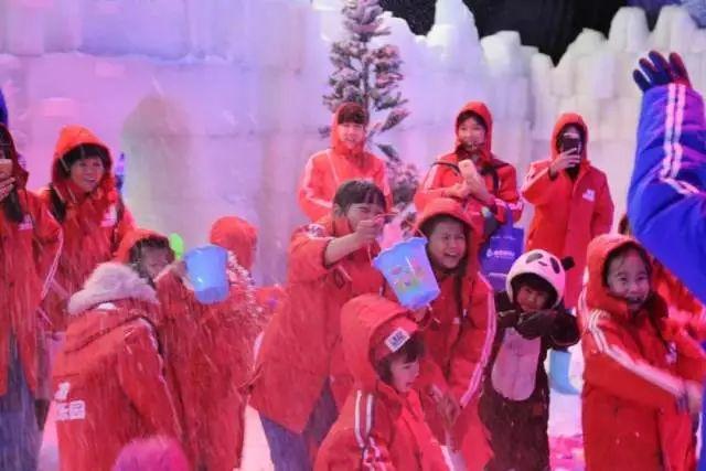 9元/年卡！网红打卡圣地冰雪世界无限玩！节假日不加收！恐龙世界冰雪+飘雪主题日........."