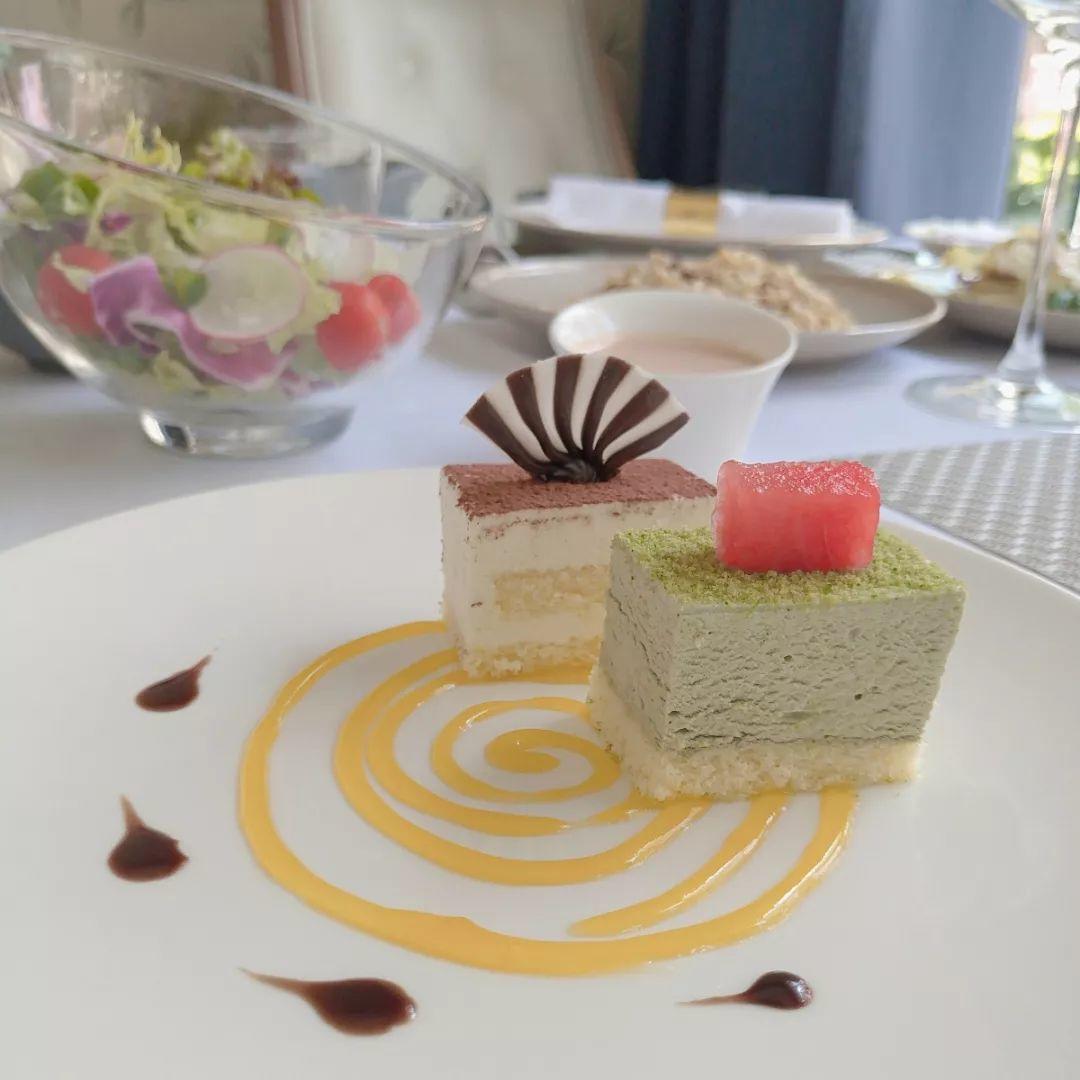 【东城·西餐】花海中用餐，优雅到少女心炸裂！108元杜兰朵西餐厅豪华双人餐
