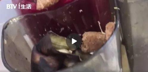 看吐了！臭香蕉、烂芒果…知名奶茶店被曝“肮脏”！店员：白给都不喝