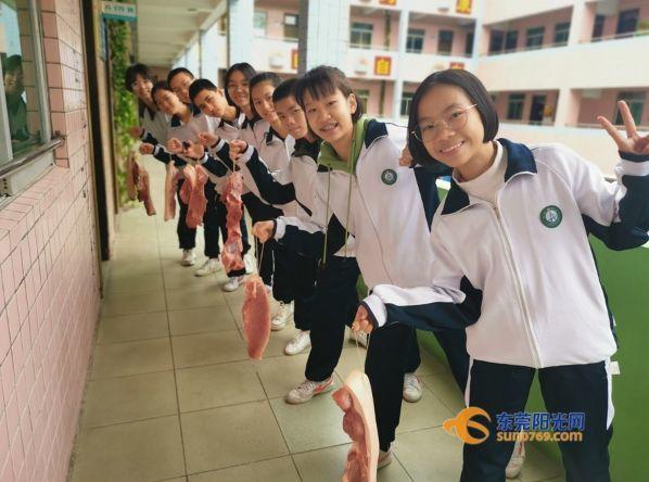 东莞这家学校要火了！期末竟然给学生奖猪肉！太“壕”了！
