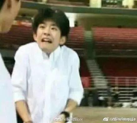 太羞耻了! 东城这个路口惊现巨型屏幕，其中画面"不堪入目"！
