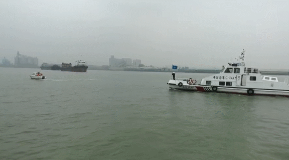 突发！东莞西大坦水域一艘货船沉没！