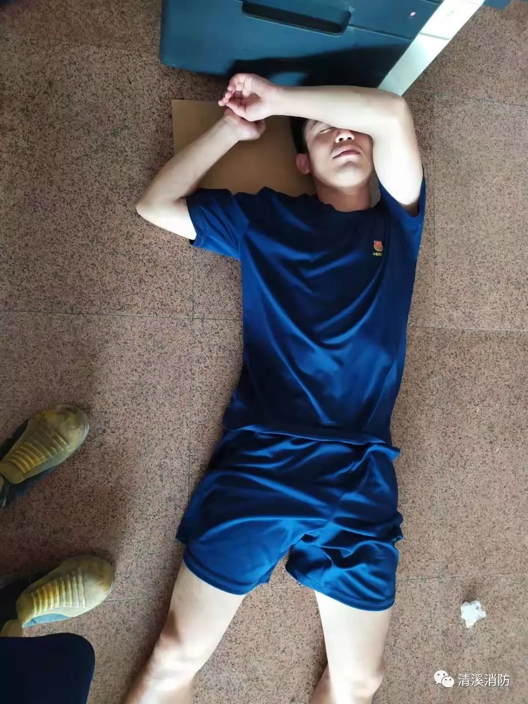 传疯了！东莞这几个男人火了！