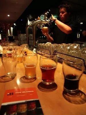揭露迷奸产业链！广东女生宵夜时被“下药”，300多人在线指导……