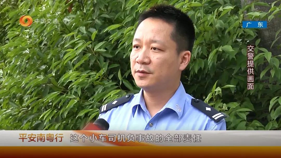 惊险！东莞小女孩被小车碾压！