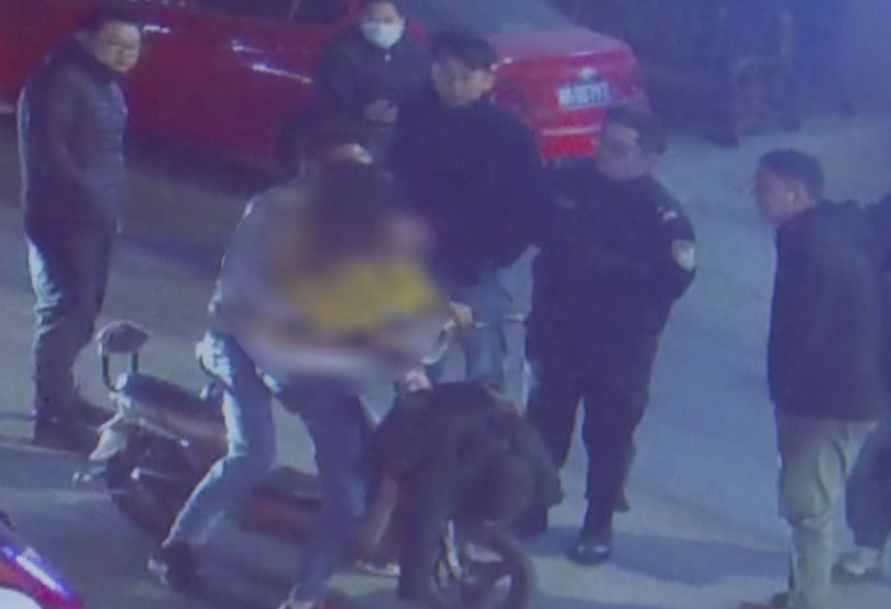 东莞一男子深夜欲强行带走女子！怎么回事呢？当事人回应了！