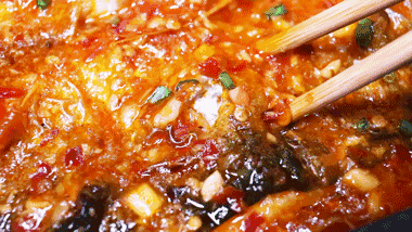 招牌锡纸包鱼！30多种上等材料腌制入味，皮脆肉嫩！68元三人走起！
