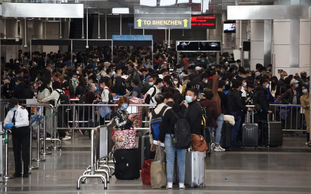 不戴口罩不让进超市商城！全国出现高风险地区！上万港民涌入内地!