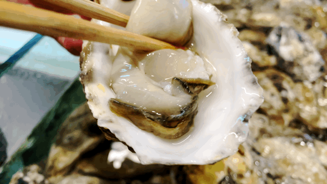 圈粉无数的「高压锅乳山生蚝」来啦！25蚊一打，肥美多汁，一口呲溜掉一个！