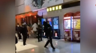 突发！一电影院63人紧急送医！官方通报：立即停业