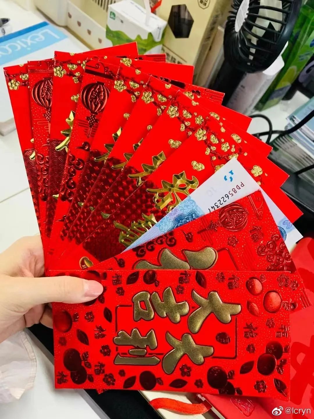 上班第一天！东莞一工厂就火了！大批员工不满......