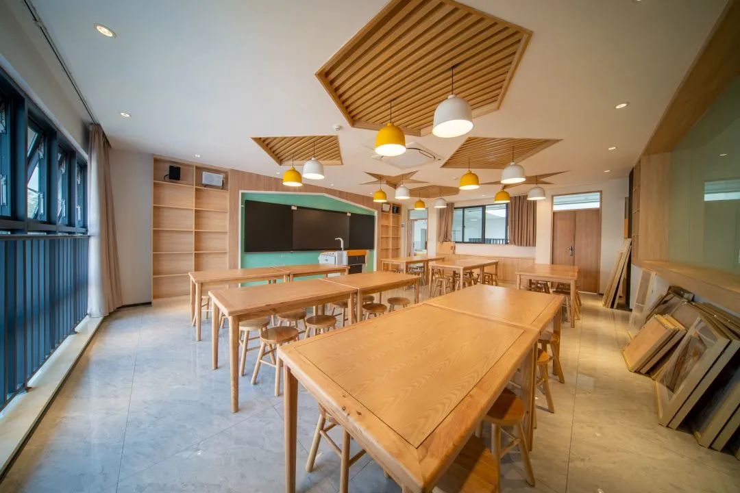 争崩头都想进的莞城中心小学，新校区正式启用！美炸天了！
