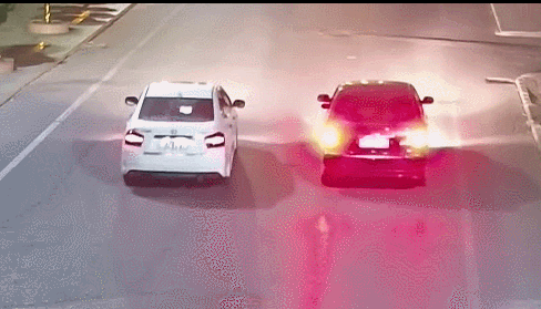 这个广东男子火了！在东莞醉驾还“撩妹”酿车祸！逃逸后再撞车！