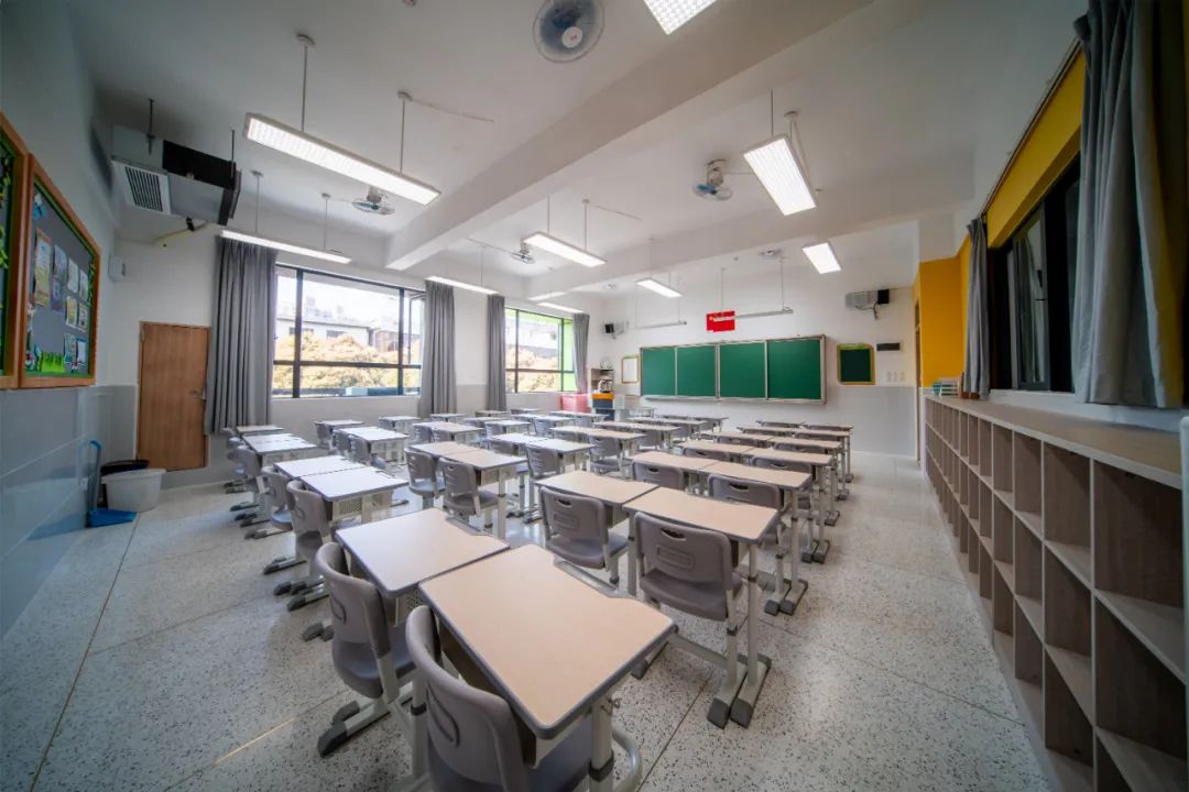 争崩头都想进的莞城中心小学，新校区正式启用！美炸天了！