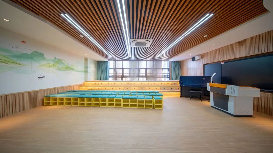争崩头都想进的莞城中心小学，新校区正式启用！美炸天了！