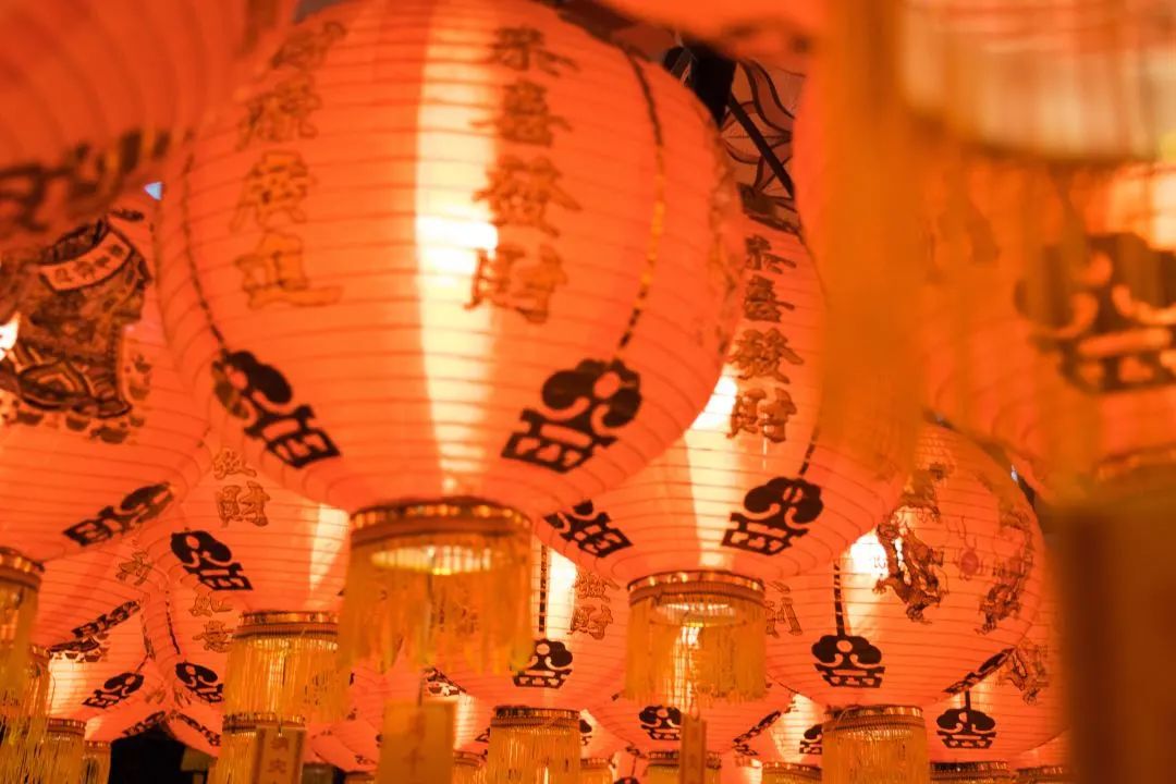超夯福利来袭！除夕上快手，万元现金红包、明星宠粉红包、直播豪礼一站搞掂