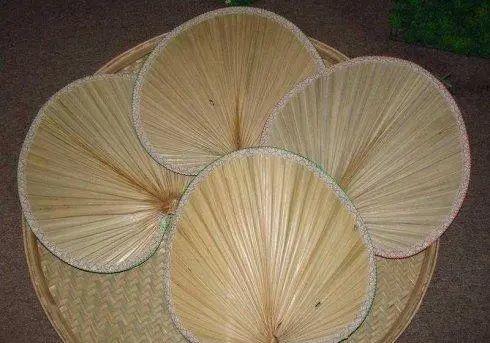 00元“果篮”爆红海外！东莞人：只用来吐痰、屙嘘嘘……"