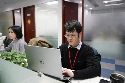 放假通知：一周休2.5天要来了吗？人社部答复……