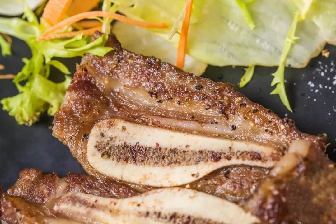 曝光！这家藏在星级酒店里的「高端日料自助餐厅」3折开吃！芝士焗龙虾、白玉豚、法式鹅肝、200款日料任点任食！