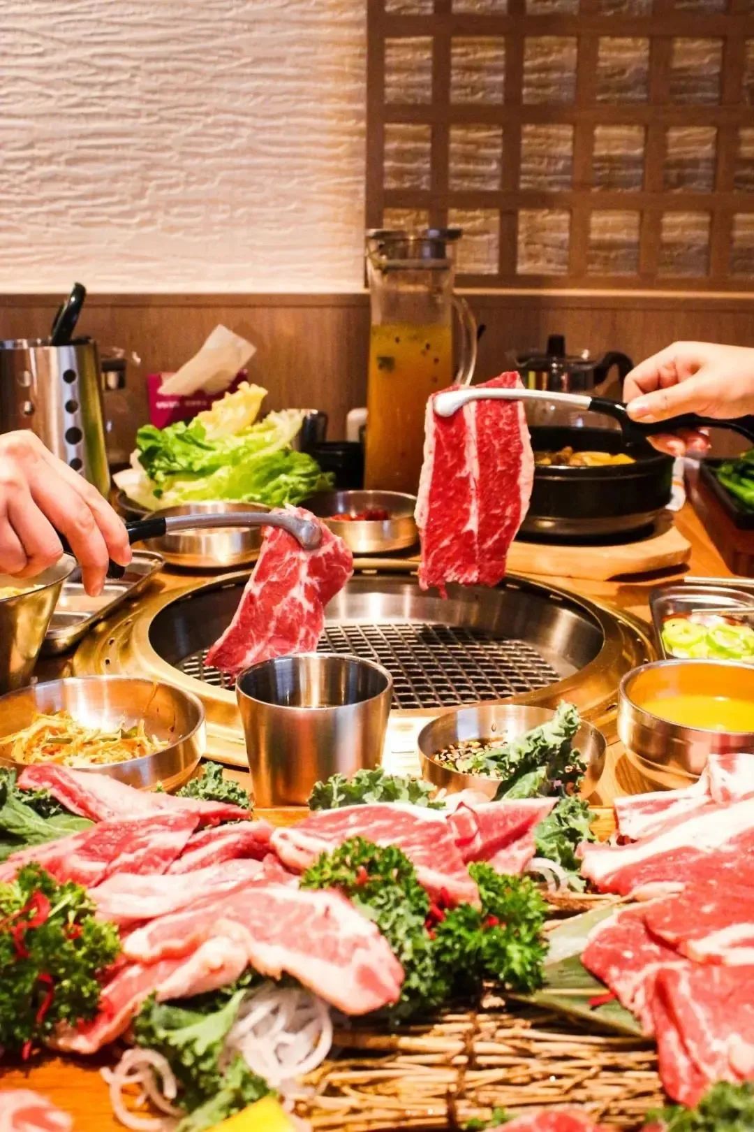 汉拿山9.9抢100元代金券，元老级炭火烤肉，火遍全国20年！限量8000张！！