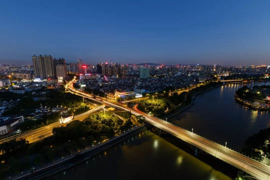 你好，我叫东莞，这是我的最新简历