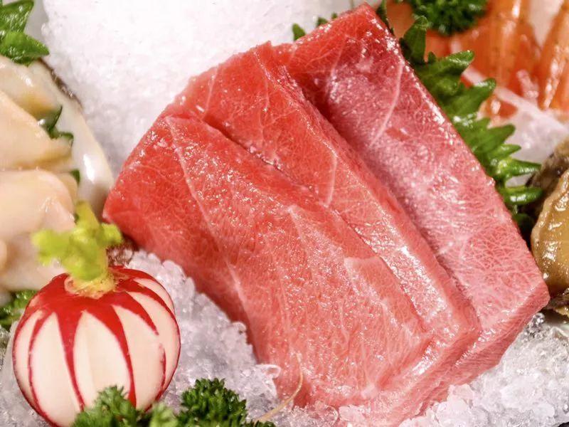 曝光！这家藏在星级酒店里的「高端日料自助餐厅」3折开吃！芝士焗龙虾、白玉豚、法式鹅肝、200款日料任点任食！