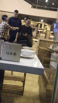 一年一次，人均30+！东莞牛肉火锅界的排队王，连明星都专程跑来吃！