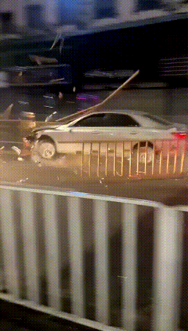 东莞一小车漂移失控撞护栏和5车？官方通报来了！