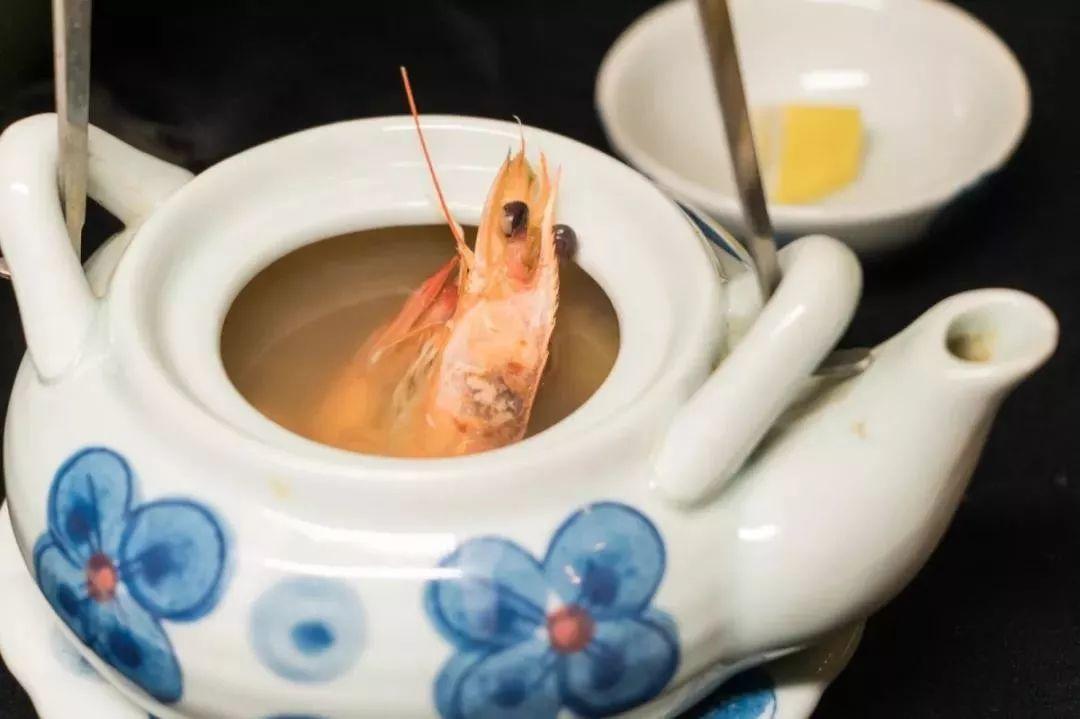 曝光！这家藏在星级酒店里的「高端日料自助餐厅」3折开吃！芝士焗龙虾、白玉豚、法式鹅肝、200款日料任点任食！