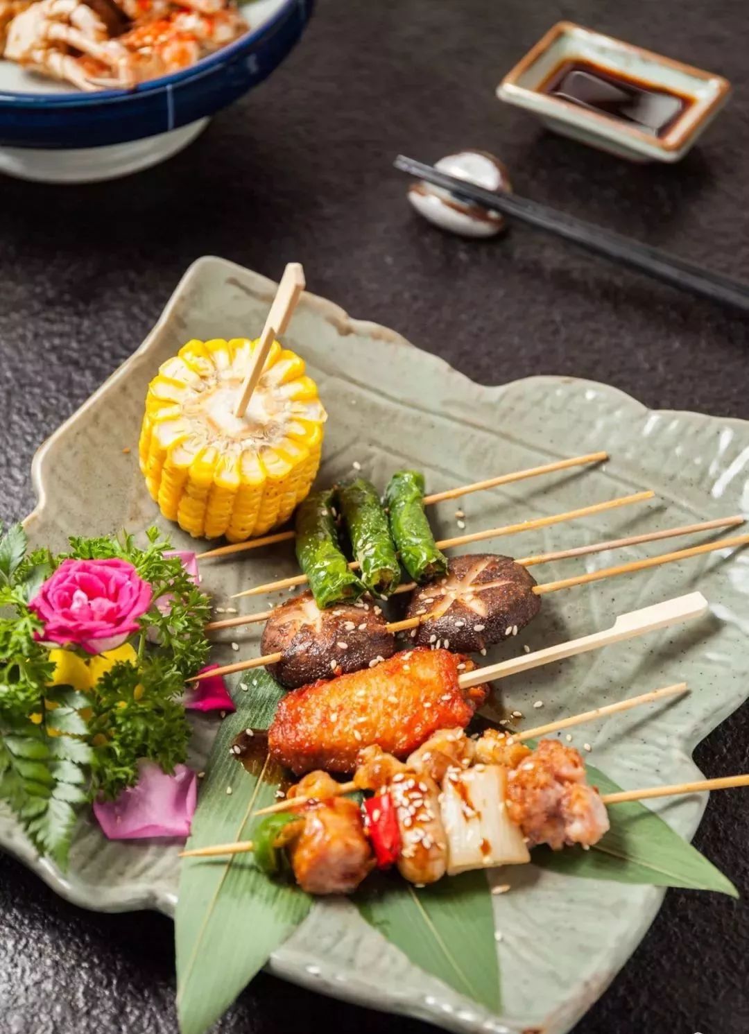 曝光！这家藏在星级酒店里的「高端日料自助餐厅」3折开吃！芝士焗龙虾、白玉豚、法式鹅肝、200款日料任点任食！